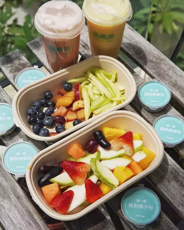 新加坡首个潮汕甘草水果捞“Fruit Pai 品果派”🍅任选水果和蘸粉,随便吃还不胖