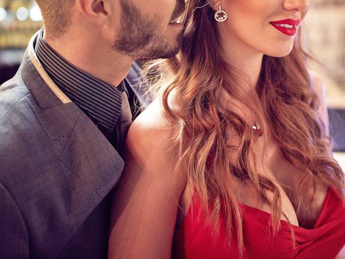 新加坡猥琐男假装“干爹”经纪人，骗了11个女孩拍裸照、发生关系