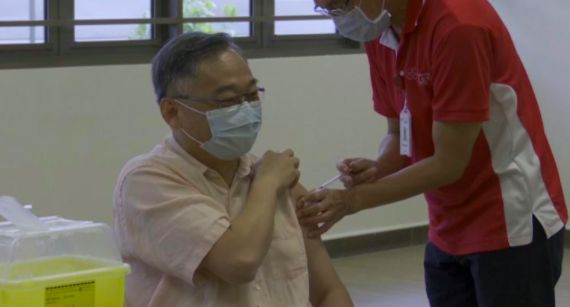 新加坡60岁至69岁人士将提前接种疫苗