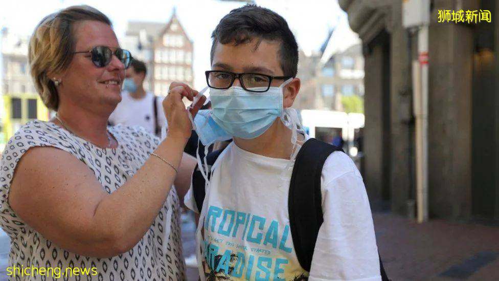 歐洲病例暴漲下,新加坡總理李顯龍竟飛往這個國家