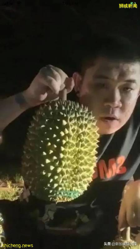 新加坡華人墳場直播買榴梿,這樣的直播帶貨好嗎!