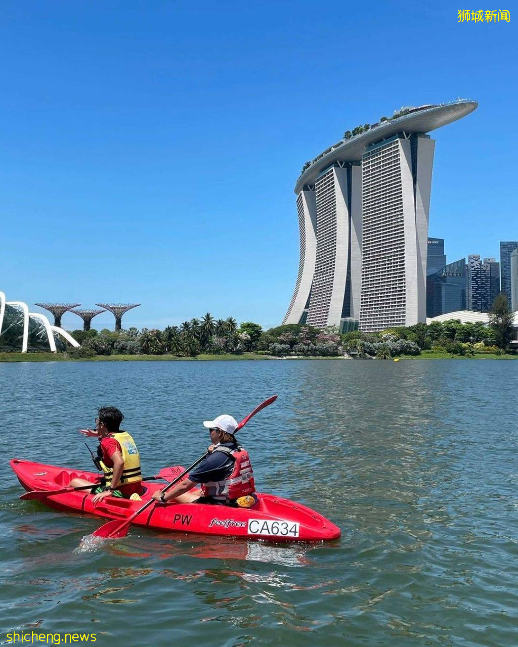 PAssion WaVe提供免费租借皮划艇🚣♀️ 边划船边参与海上清理活动!提供齐全设备而且真的不收费🌊