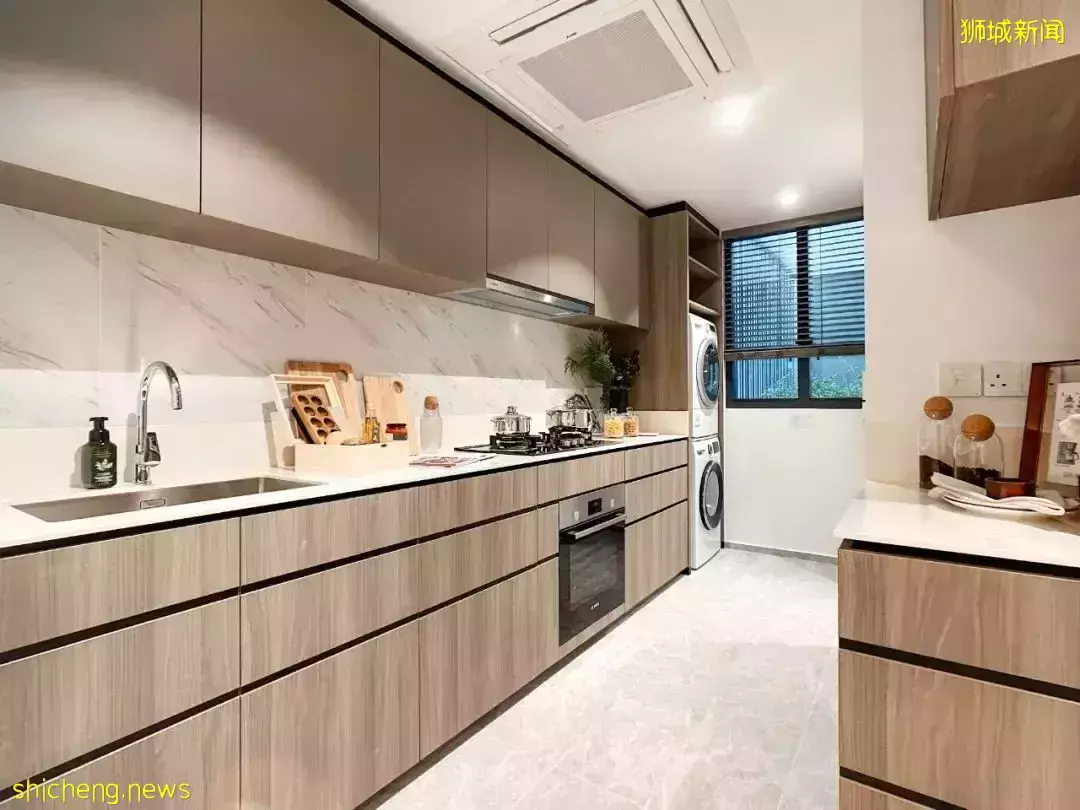 步行到Bartley 地鐵站（環線），兩站到實龍崗地鐵轉換站。交通、購物、學校全配套成熟。BARTLEY VUE樣板間高顔值