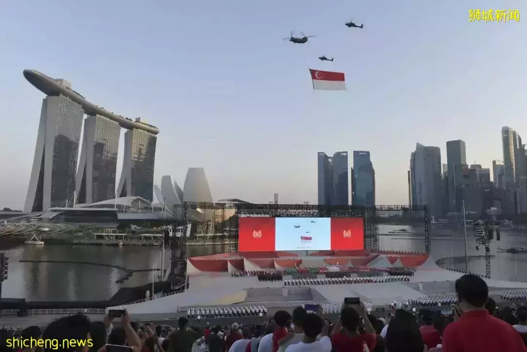 精彩！战斗机编队，直升机水上投送，今年新加坡国庆庆典有什么亮点