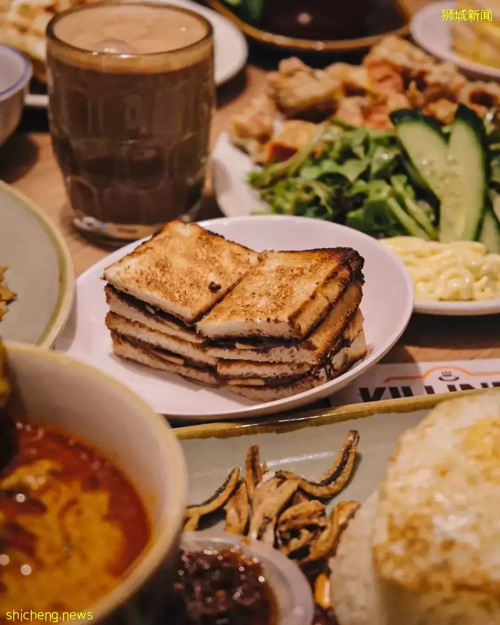 每天叫醒我的不是梦想 · 而是吃早餐! 盘点新加坡10家人气爆棚的咖椰吐司铺 · 香醇口感+爆浆牛油 · 确定不来一口吗