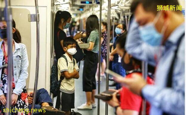 新加坡“解封”第一天，地鐵寶寶“嫌棄”目光走紅!