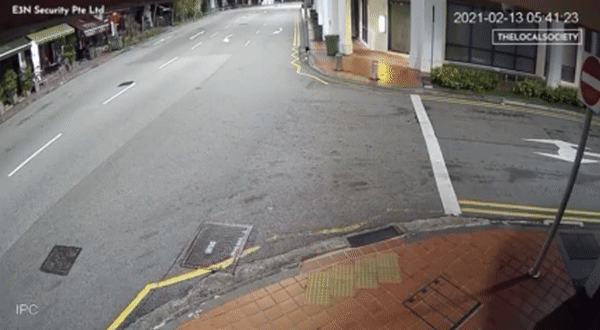 烧伤女歌手胡秀惠为这个客工饯行，因病相识、互相鼓励、重生