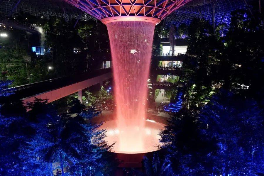 你知道新加坡的“瀑布魅力”麽