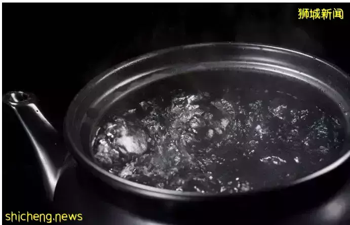 新加坡“三宗罪”!疫情下請“冷靜”