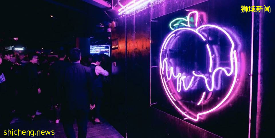 哈哈哈哈，新加坡全民吐槽KTV感染群