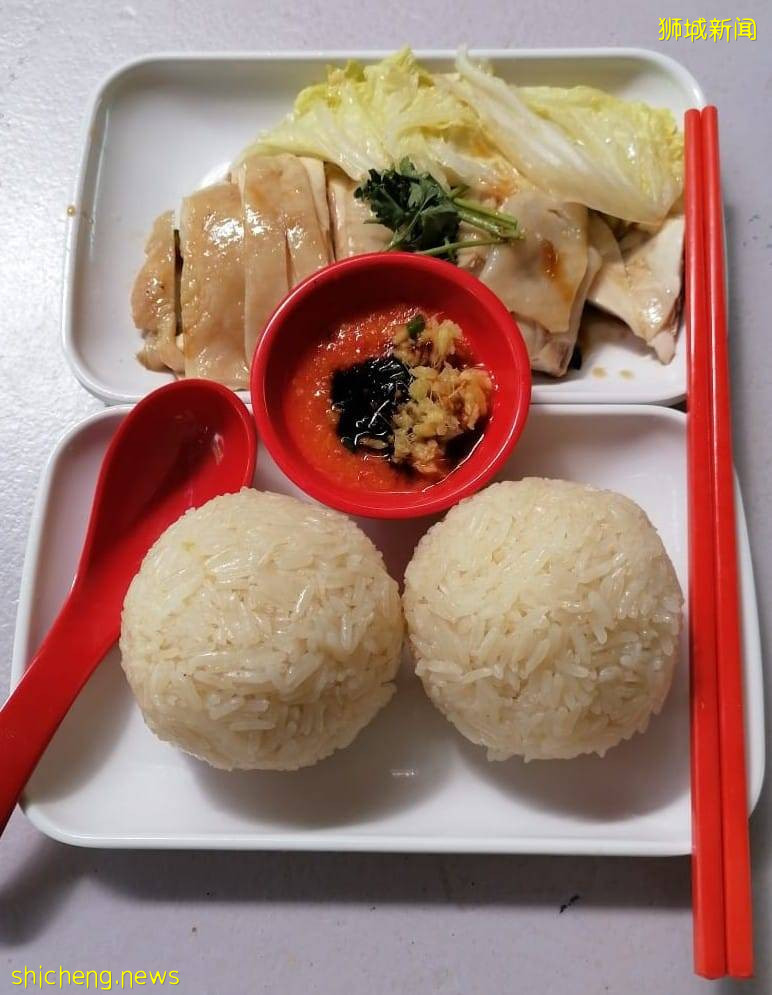 平民美食新花样!Sin Kee Simpang Bedok巨型版鸡饭粒一颗只售50¢🤩 提供全岛外送服务👍