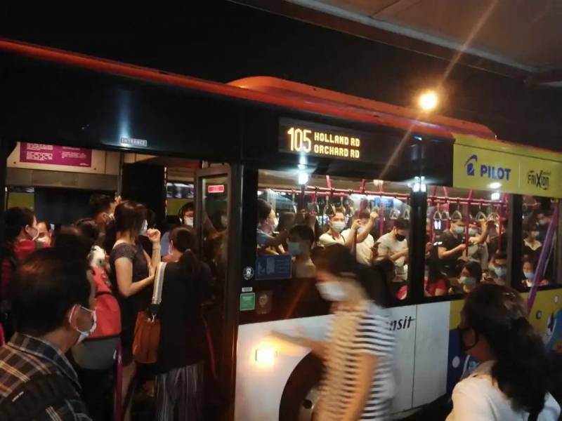 地铁南北线、东西线电力故障,网友:我已经卡在里面一个小时了