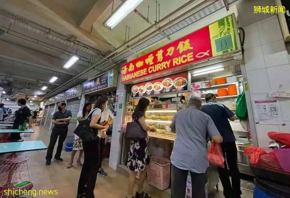 芳林熟食中心重新开业,热门摊位前出现排队人龙