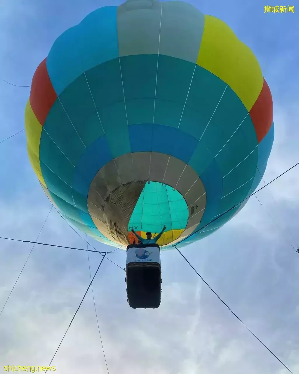 不用飛到浪漫的土耳其,在新加坡濱海灣也有熱氣球坐!現已開放預訂