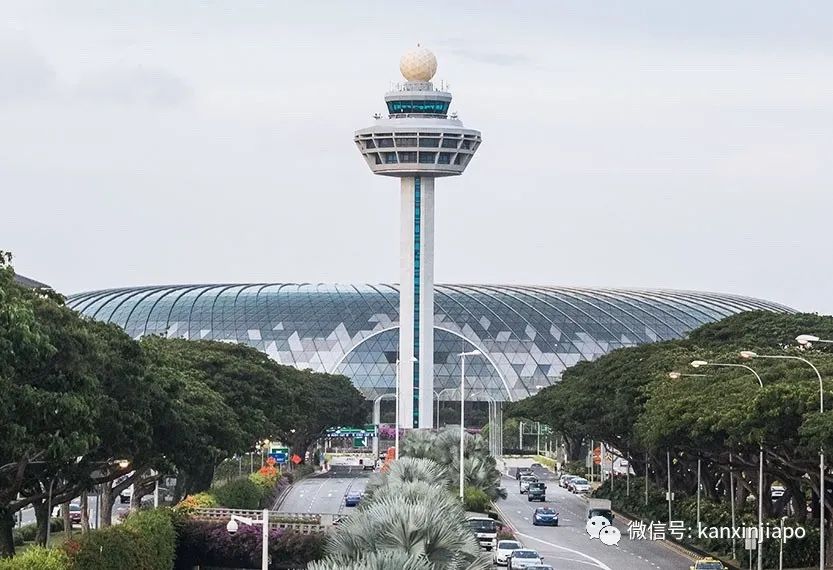 每80秒就有一架飞机起降的樟宜机场，现在空了