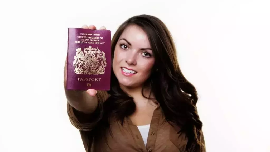 新加坡护照又全球第一,2022继续霸榜!外媒酸了