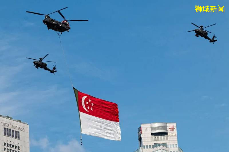 坦克、戰鬥機、傘兵出動！55年了，新加坡終于讓全世界感動哭泣
