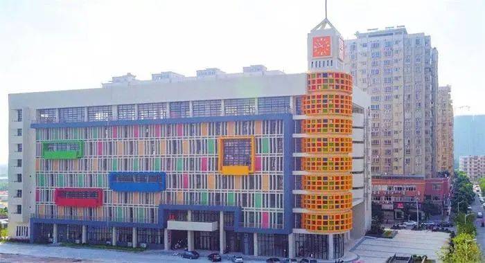 中国年度十大最丑建筑，“山寨版”新加坡金沙酒店在列