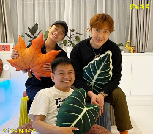 干女儿陈凤玲送蛋糕 与周崇庆欢庆温馨父亲节