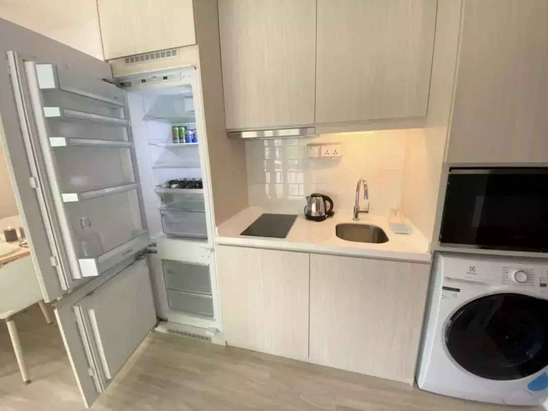 花了200多新幣，我在新加坡的“地獄”門口住了一晚