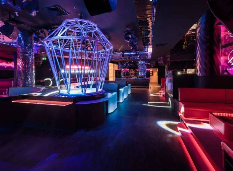 貿工部：夜店、KTV等娛樂場所仍舊無法營業，當局將給予援助