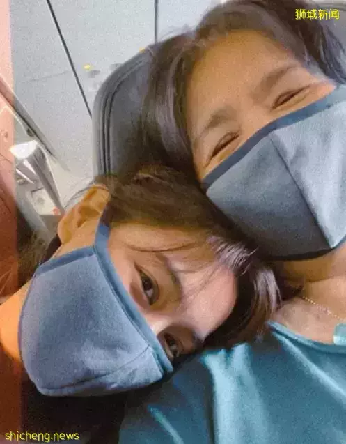 张哲通相隔两年回家 父母见到儿子 眼眶泛泪