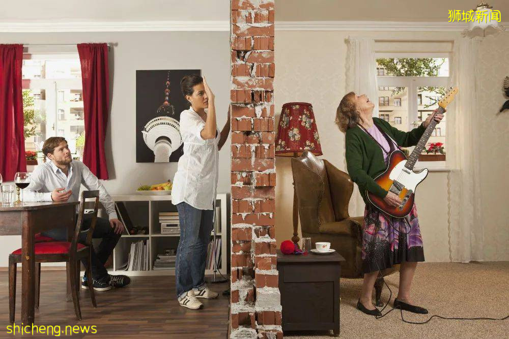 连续11年进行骚扰,新加坡“魔鬼”邻居被镜头记录了下来