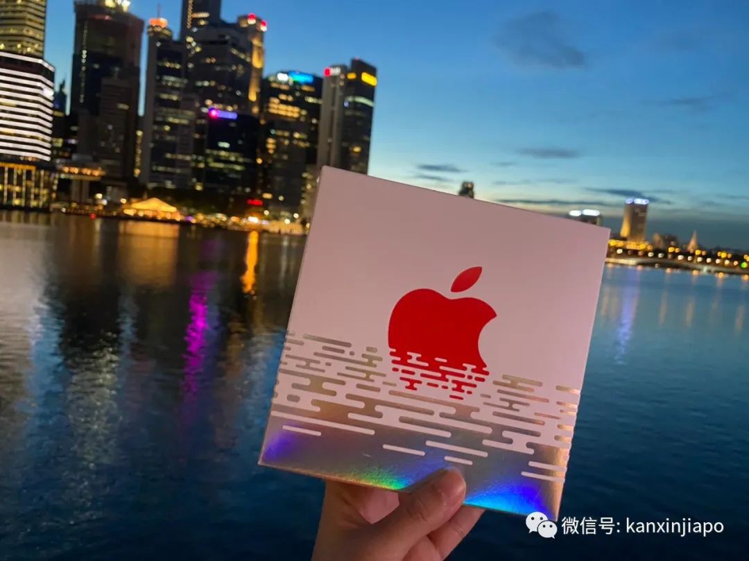 多图实拍科技感超强,逛全球首个水上苹果商店初体验