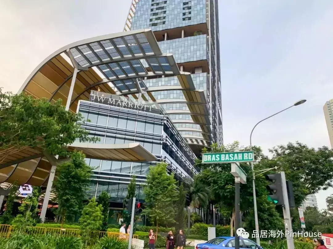 站在MIDTOWN MODERN的窗前,領略新加坡CBD武吉士的獨特魅力