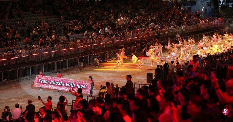 ◤武汉肺炎◢ 妆艺大游行 确诊保安员 值勤时没靠近观众