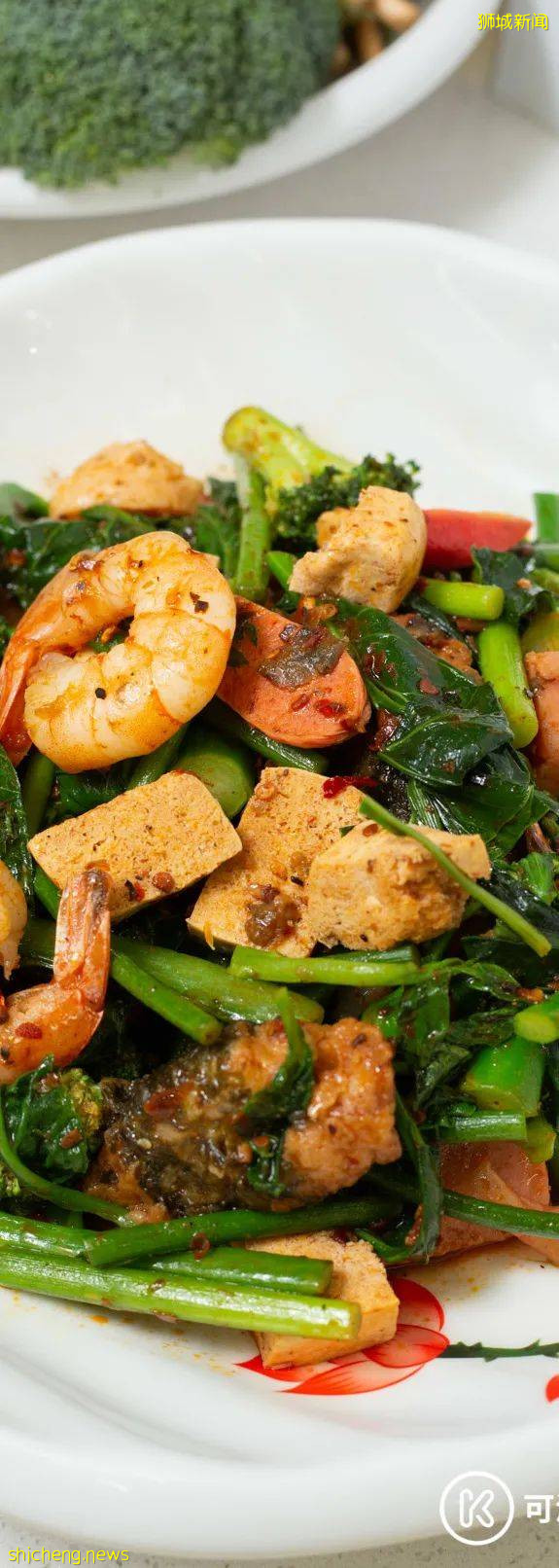 维也纳自助餐新开分店,锦鲤自助火锅火爆上线