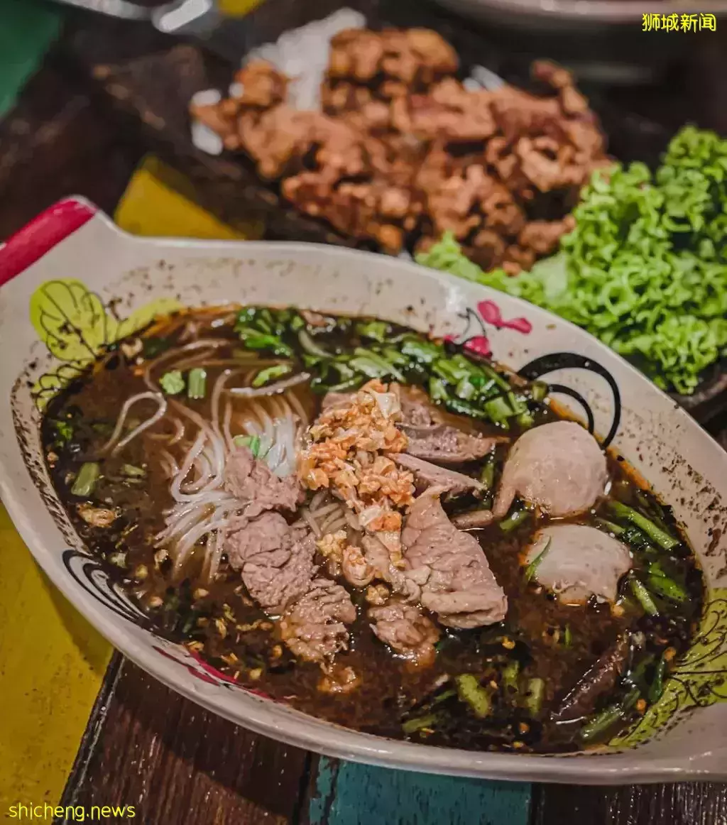 Warm Up Cafe户外露天泰国餐厅🇹🇭 经典料理➕地道小吃聚集地!酸香、热辣、甜点全都有🤤