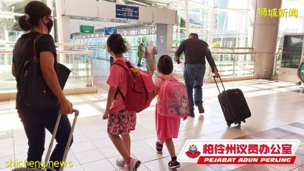 与父母分离逾一年 小姐妹越堤团聚