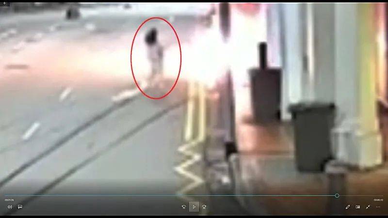 新加坡5死1伤车祸：为救男友80%烧伤的美女歌星，刚脱离危险！她还得面对这些