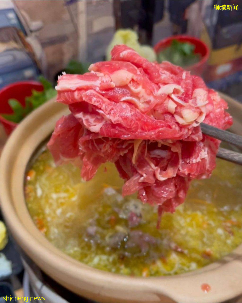 炭火+砂锅的港式打边炉!“陈鲜生 鲜入围煮”花胶鸡汤胶原满满、$24.80+自助餐吃到饱🍲