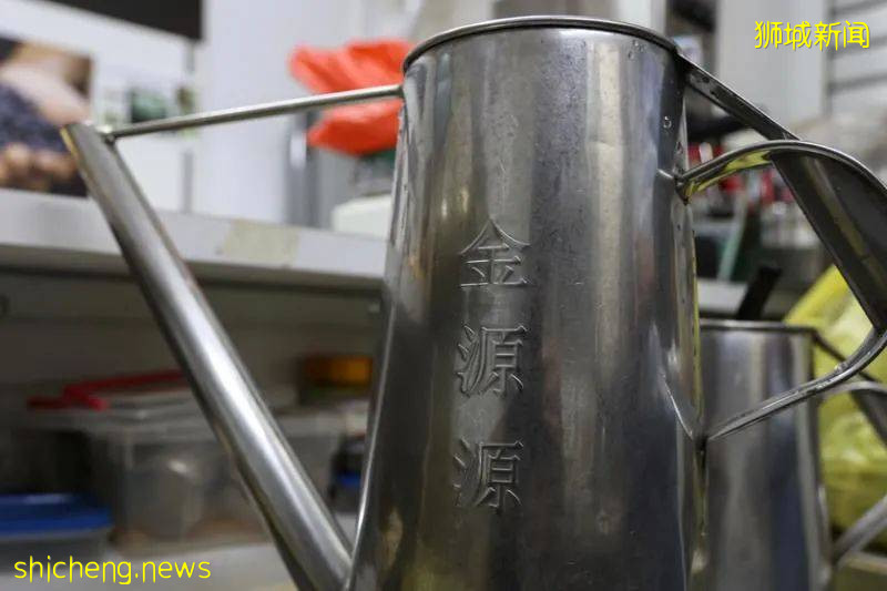 新加坡東部德福工業區走入曆史 在老字號食品廠家消失前 細細品味它們的故事