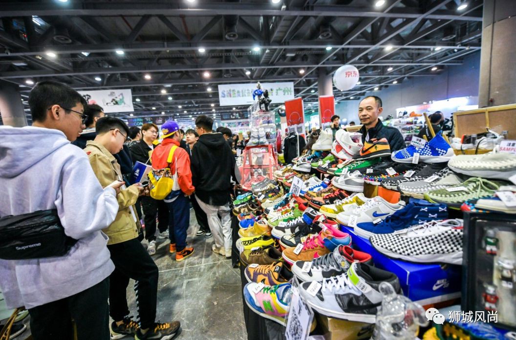 Biggest sneaker trade event Sneaker Con is coming to Singapore!
