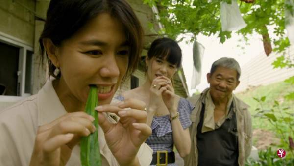 李心钰主持美食节目   被迫吃最抗拒猪肝