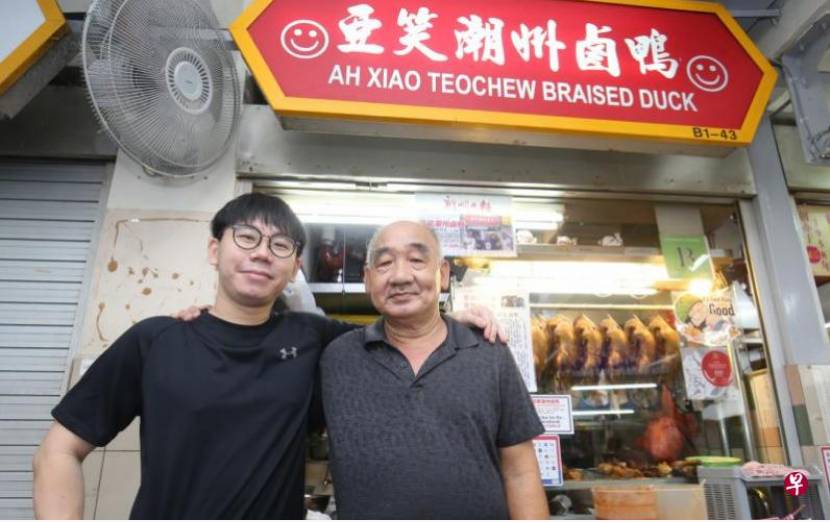 新加坡美食故事： 亞笑潮州鹵鴨有傳人 父子共掌勺炒粿條