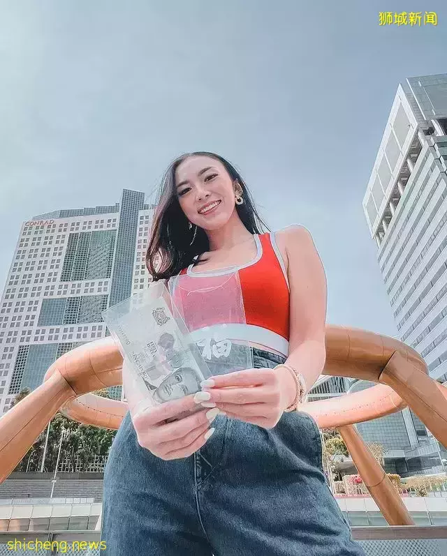 今年新年就用TA!世界首创透明红包封,拿在手上很酷炫🧧里面包多少钱,全部看透透👀