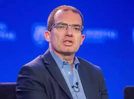 密接者已入境!新加坡会再收紧社交人数、堂食吗?世卫:封锁无法阻止奥密克戎传播