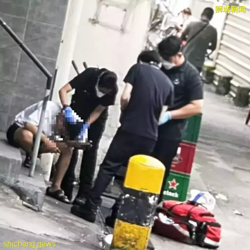 震惊!这名学生在新加坡被狂砍6刀,缝了几十针!警方高层:芽笼是潜在火药桶