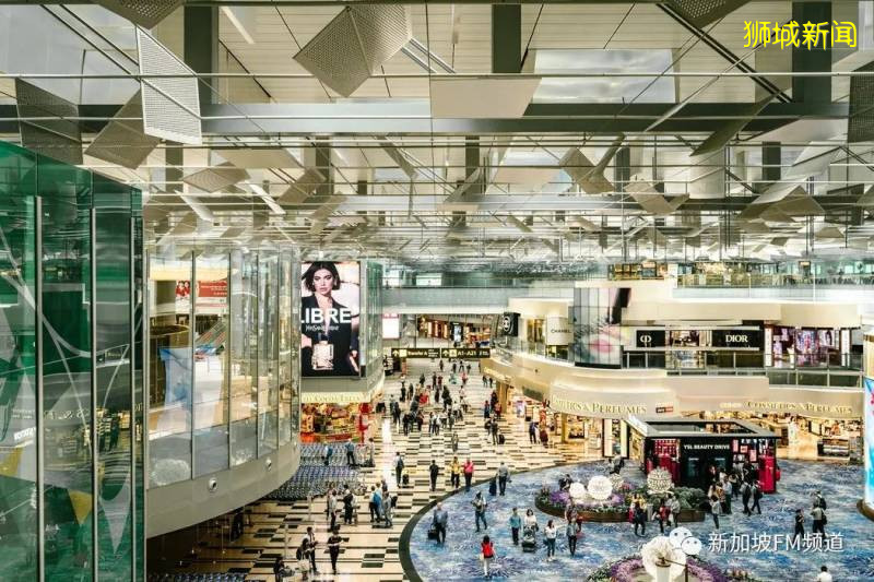 新加坡新冠疫苗进入临床试验!病假期间多次 外出被控法庭!通过PCA返新 住宿和检测费谁来承担!机场和中央商业区人流回升