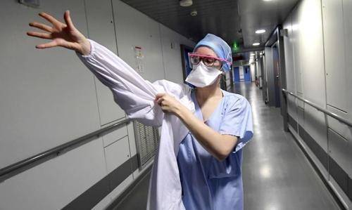 专家：狮城出现医院感染群 或职员卸防护配备引发