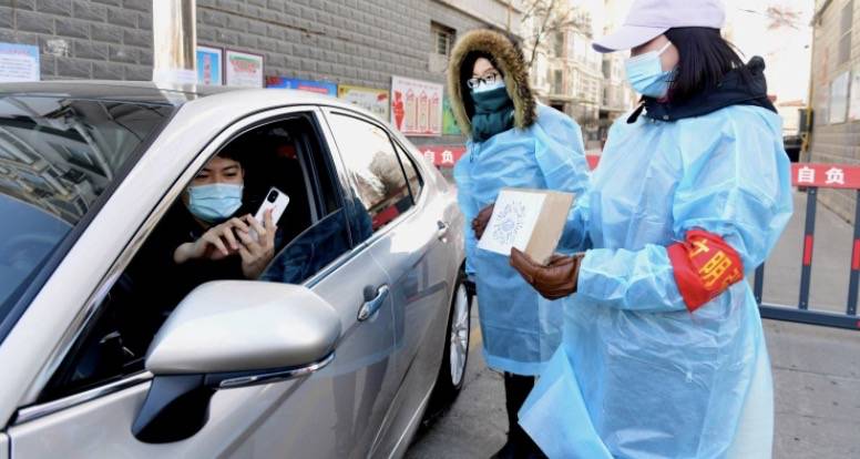 馬來西亞進入緊急狀態！油船又有確診，英國航班恢複！海陸空包圍，新加坡能防住嗎