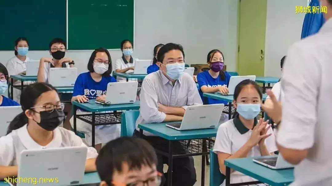 李显龙和接班人黄循财一起开记者会，官宣重要消息