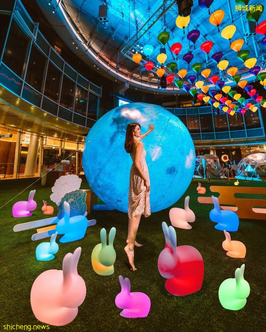 Capitol Singapore中秋打卡装饰、免费入场‼彩色灯笼、萤光玉兔、仿造池塘,拍出你的登月大片🥮