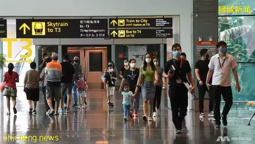 周五，新幣彙率創新高！新加坡爲這一刻等了2年，樟宜機場百萬遊客湧入