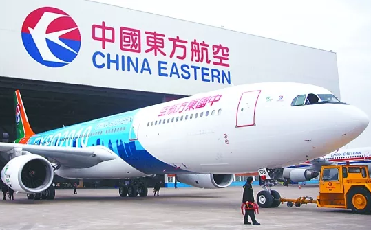 硬核：武汉同胞们，我们接你们回家...147名滞留新加坡湖北人乘专机回国