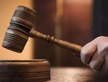 全島熱議！新加坡校車司機載著5名小學生，開車撞人